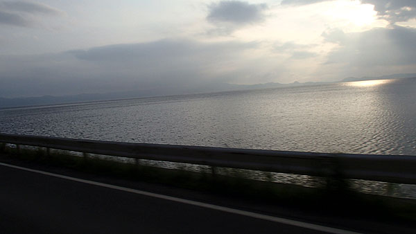 猪苗代湖畔では晴れ間も見えたが・・・